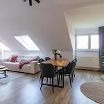 Panorama I Aufzug I Stellplatz I *