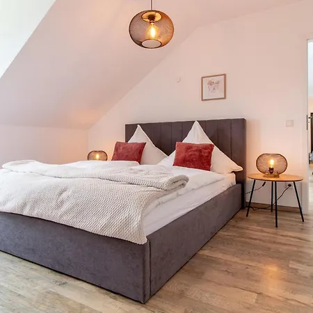 Panorama I Aufzug I Stellplatz I Apartment Schwarzenberg (Saxony)