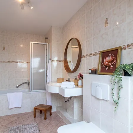 Panorama I Aufzug I Stellplatz I *